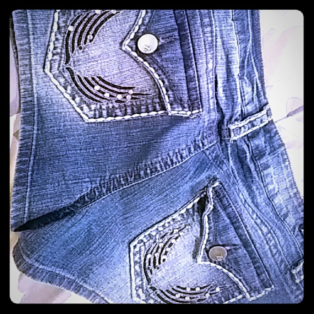 Angel wing denim shorts